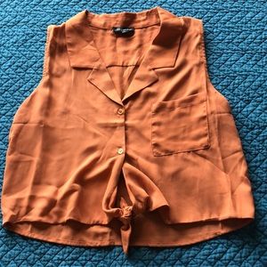 O&E-CO521B BLACK BUTTON CROP TOP main image 1